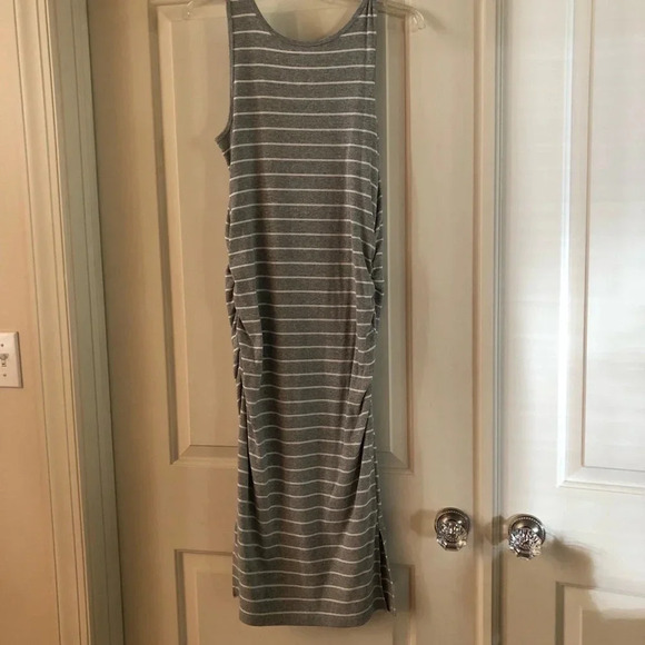 Maternity sleeveless midi, Sz medium - Picture 3 of 4